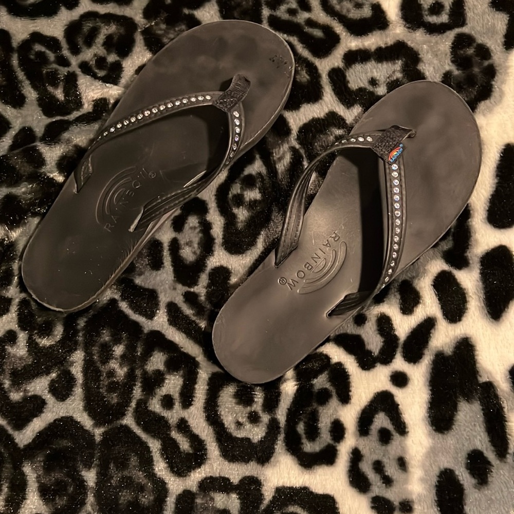 Rainbow Sandals Women’s Single Layer Arch Leather w/Swarovski Crystal Strap